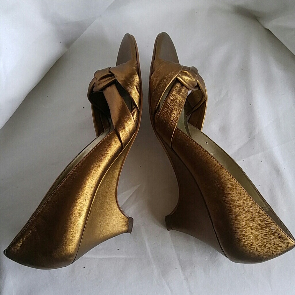 Shoes - Picture 6 of 7